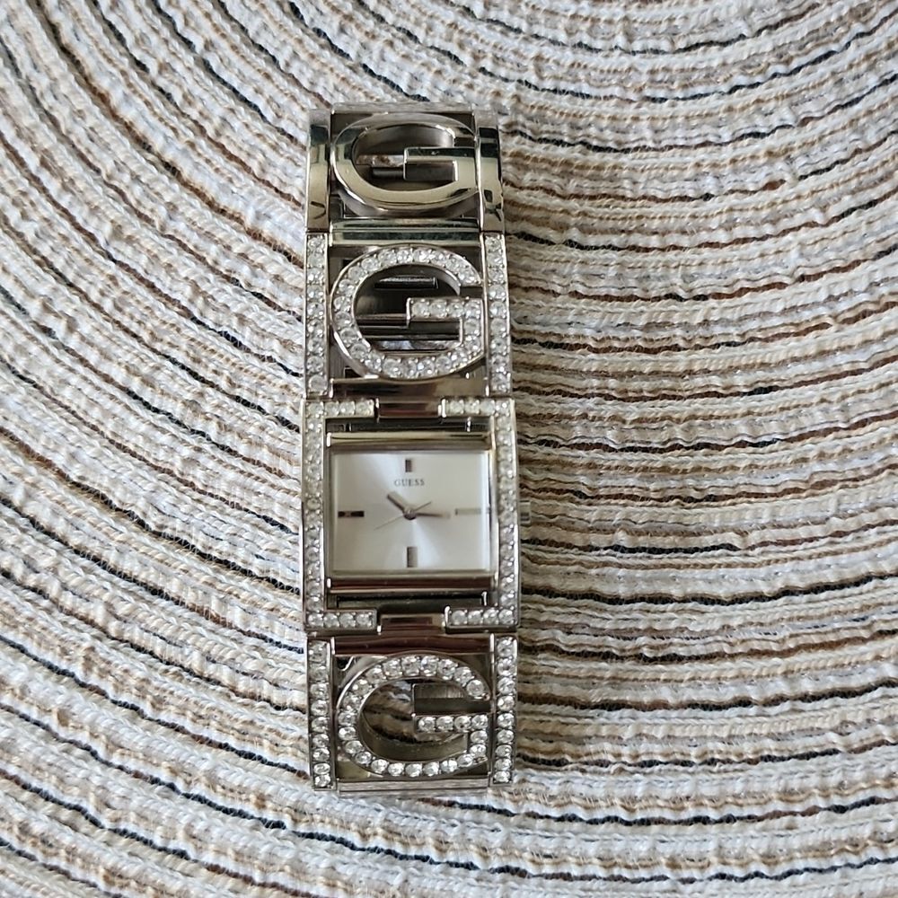 GUESS VINTAGE WATCH  - Picture 11 of 14